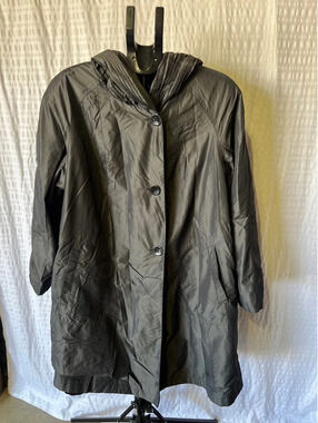 Gallery Woman 1X Button Up Long Coat